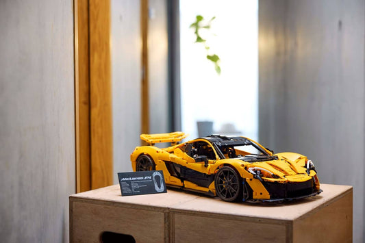 3893PCS Technic McLaren P1 42172