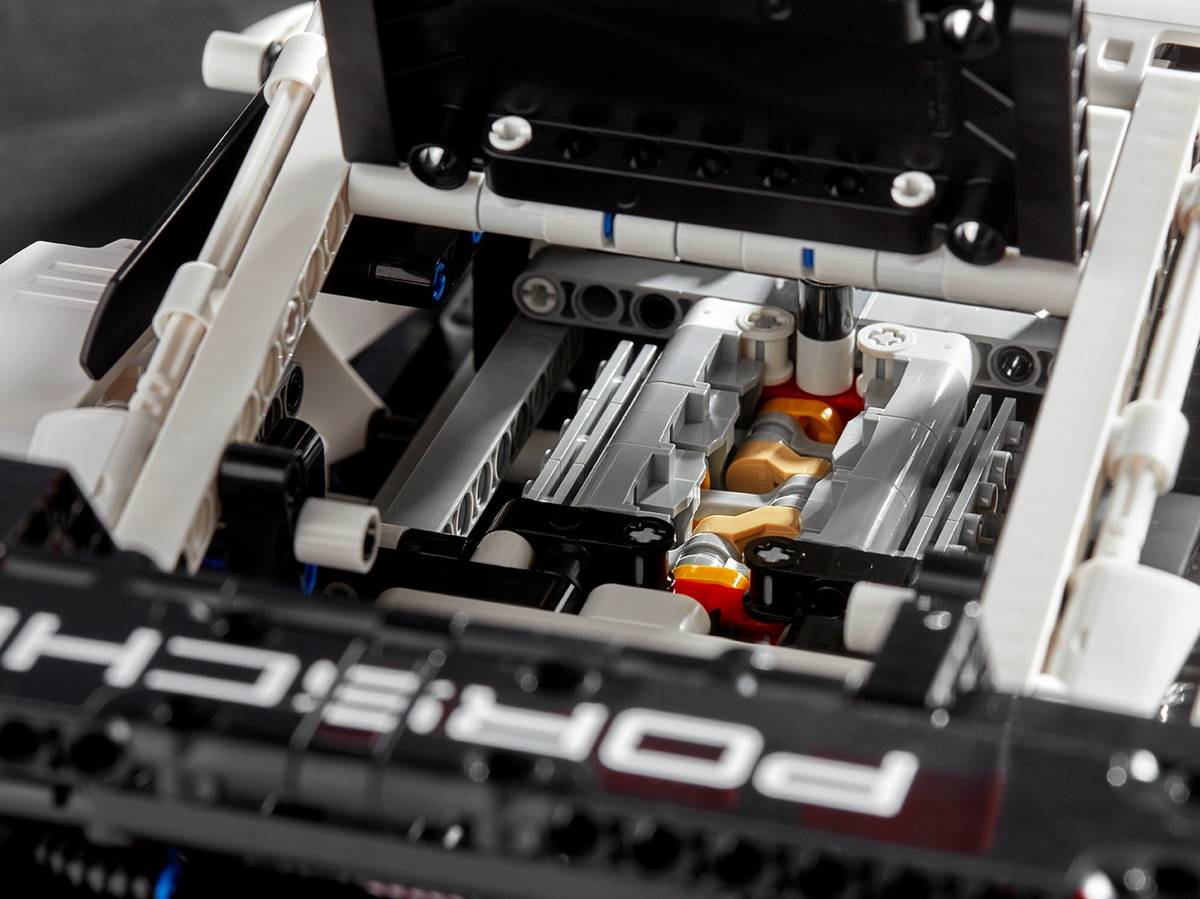 1580PCS Technic Porsche 911 RSR 42096