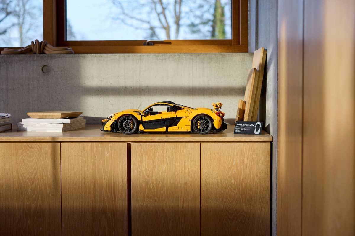 3893PCS Technic McLaren P1 42172