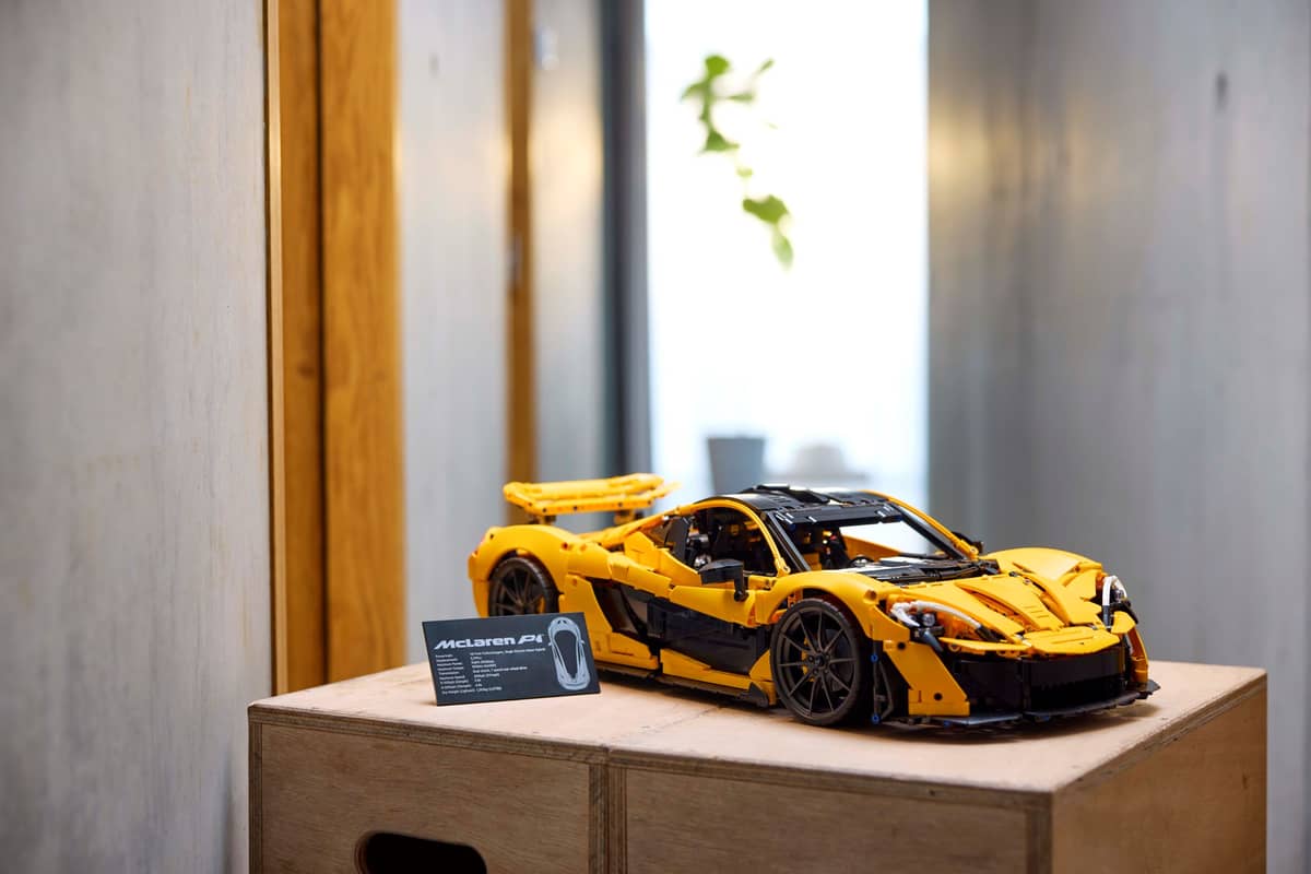3893PCS Technic McLaren P1 42172