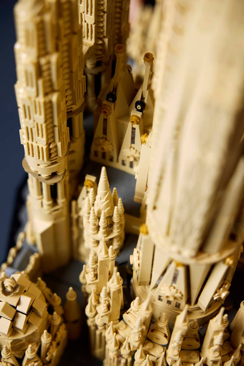 12060PCS Sagrada Família 21065