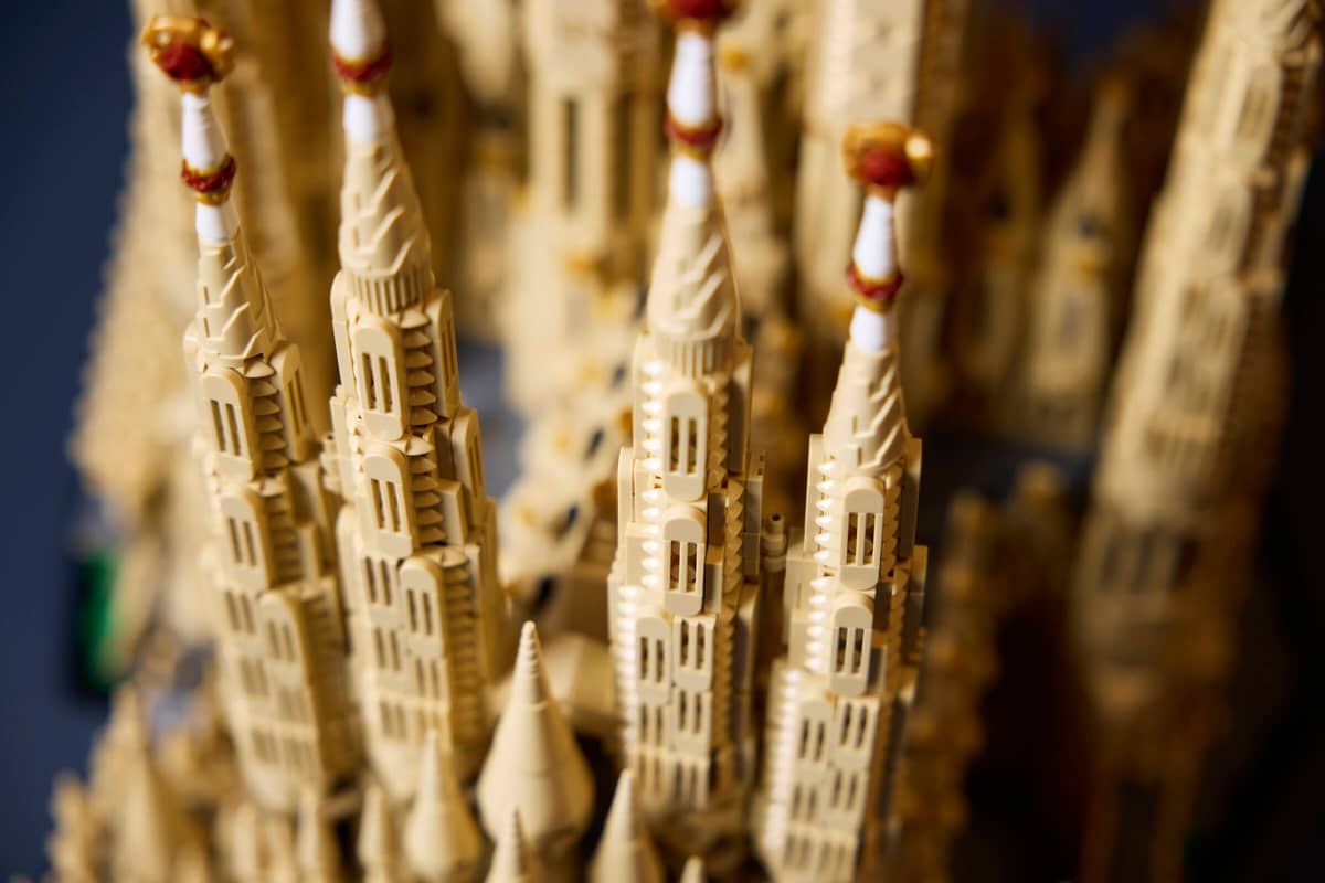12060PCS Sagrada Família 21065